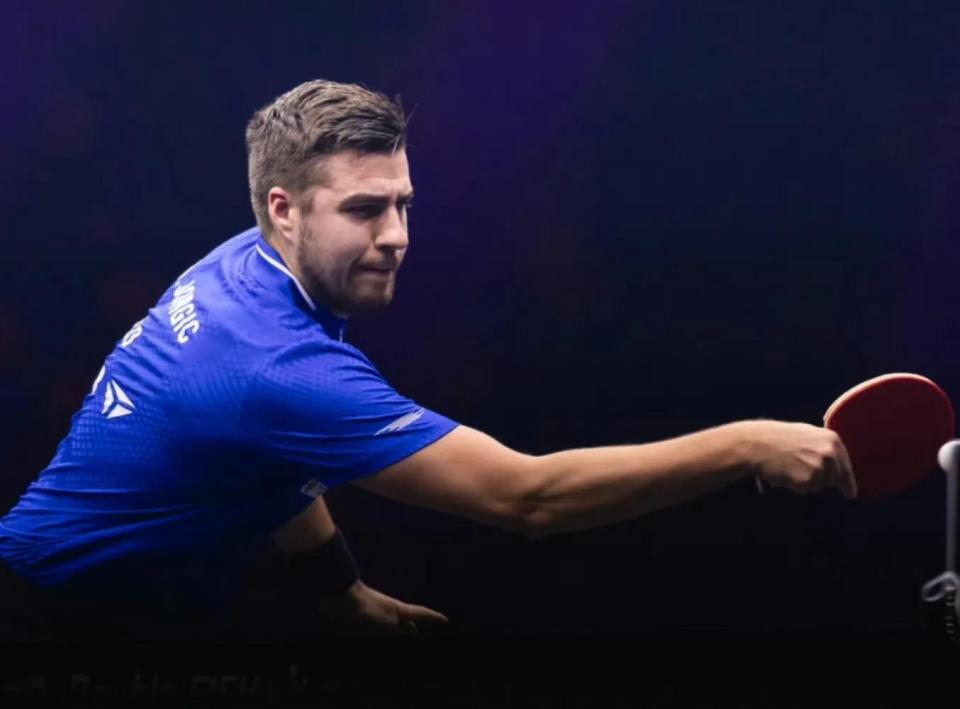 肩膀几乎无 肩膀几乎无