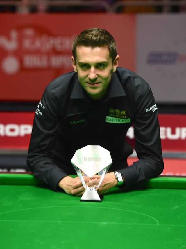 手时尤为重 手时尤为重