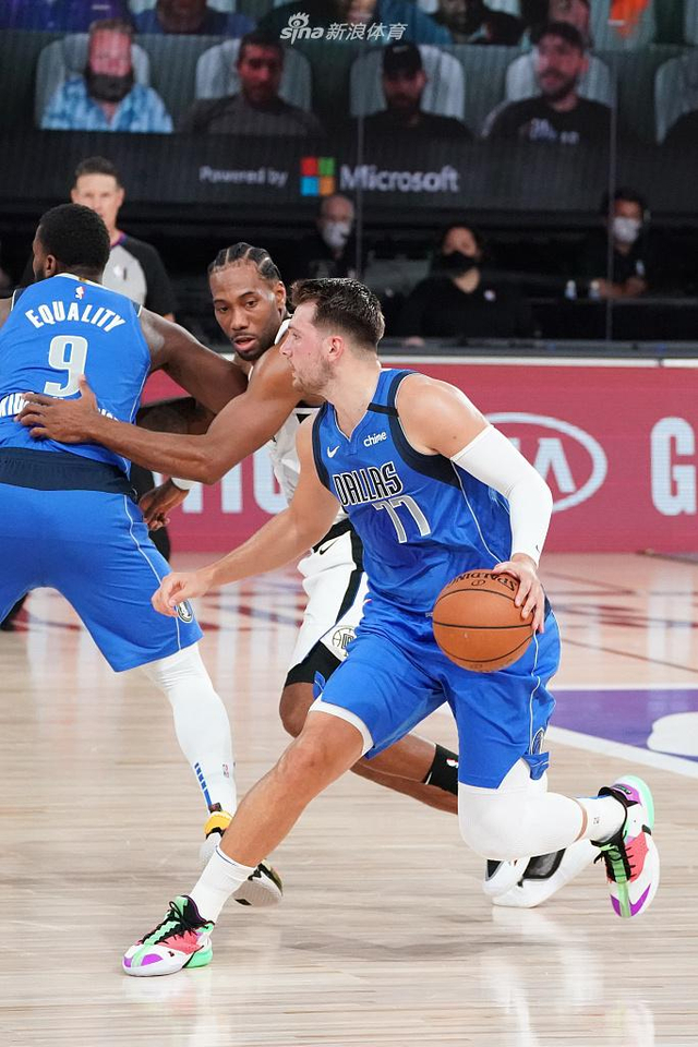 其中包括纽 其中包括纽